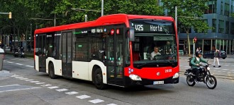 Barcellona: Se lasci la moto, ottieni un abbonamento per l'autobus.